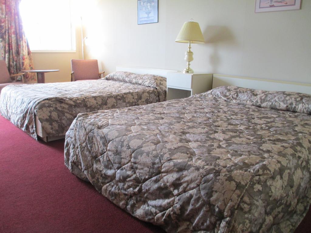 Newburg Inn Motel New Hamburg ห้อง รูปภาพ
