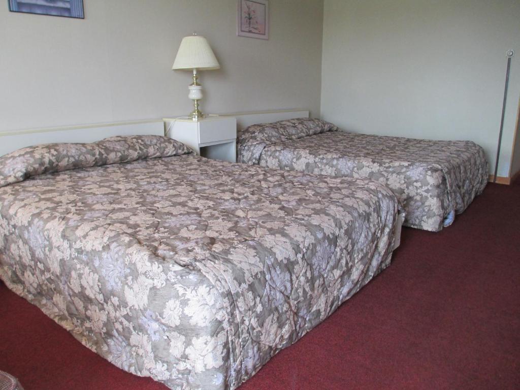 Newburg Inn Motel New Hamburg ภายนอก รูปภาพ
