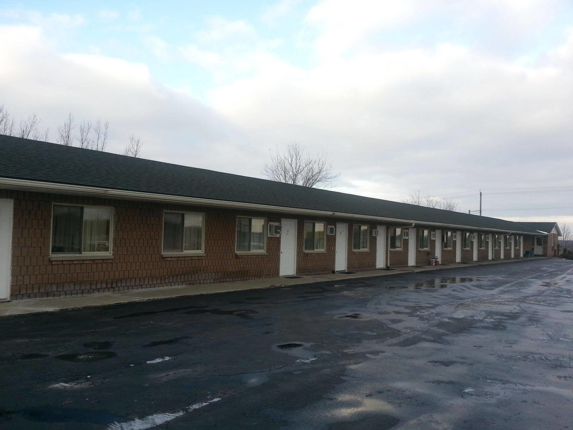 Newburg Inn Motel New Hamburg ภายนอก รูปภาพ