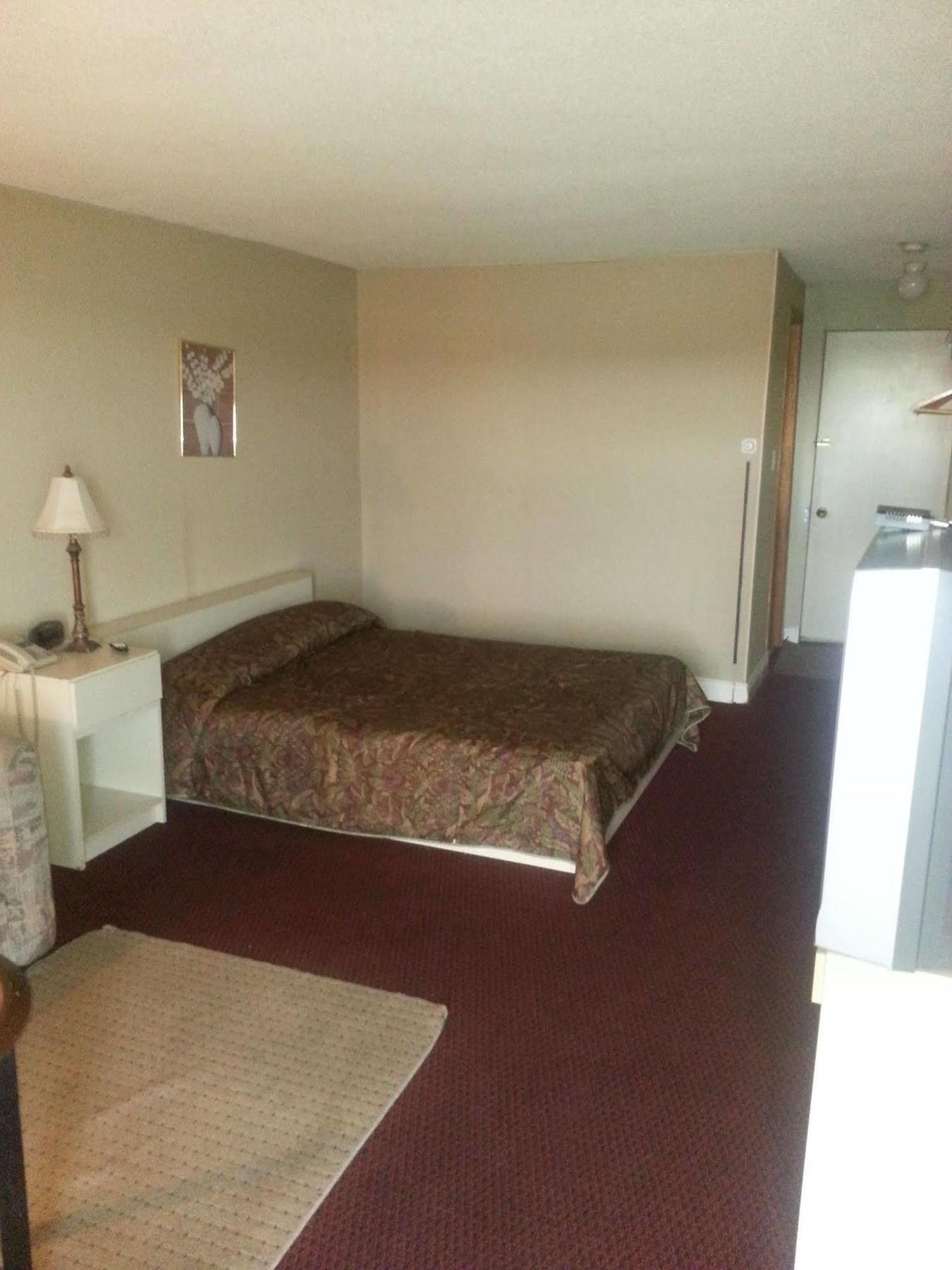 Newburg Inn Motel New Hamburg ภายนอก รูปภาพ